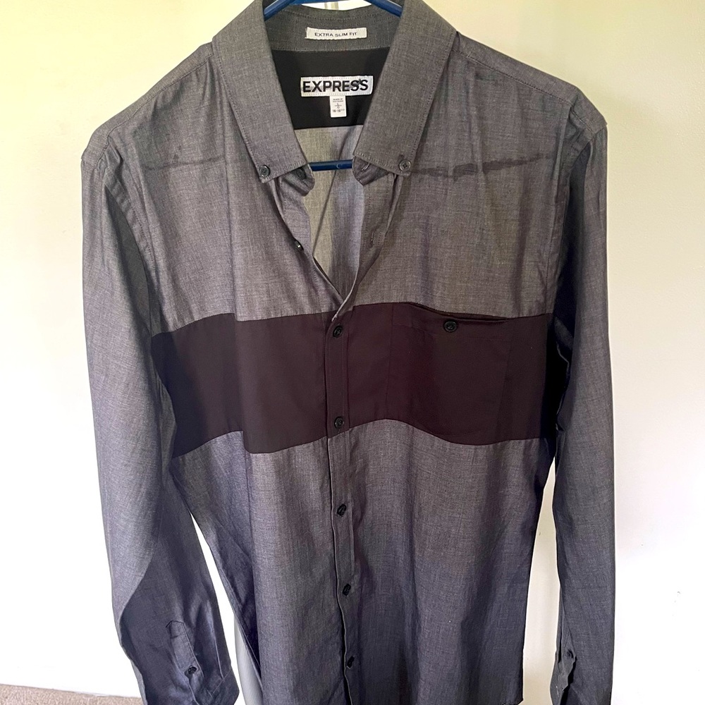 Gray shirt with black strip in chest